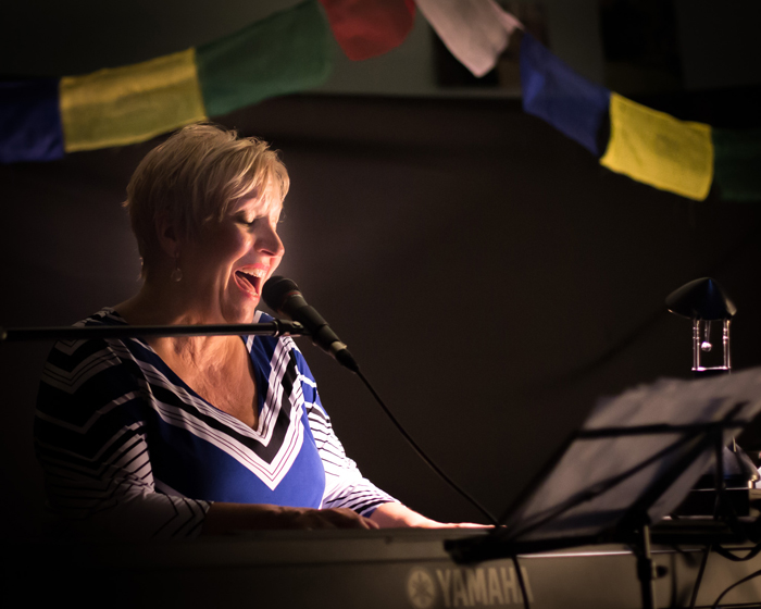 Johanne Desforges Live Music
